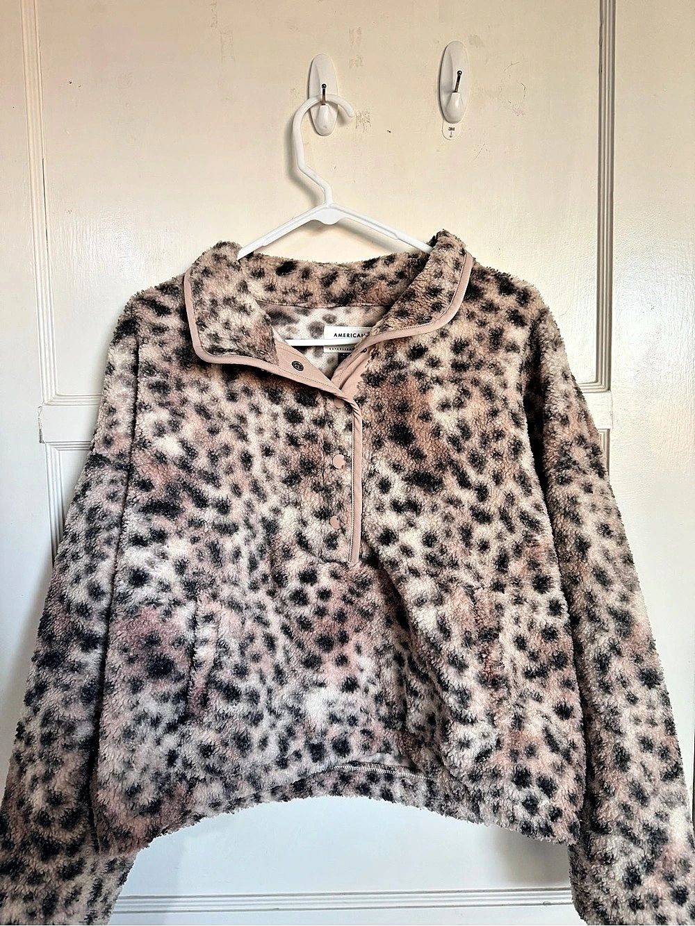 American Eagle AE Zip-Up Bear Hug Sherpa Sweatshirt Pink & Black Medium